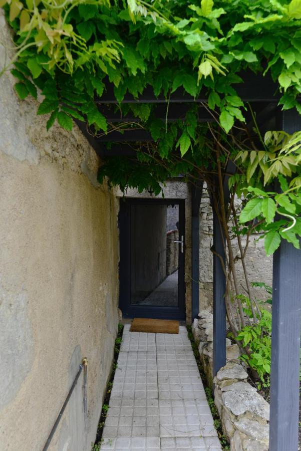 Chez Pique-Fesse Chambre D'Hote Saint-Martin-L'ars Екстер'єр фото